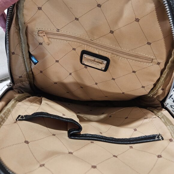 Roma black backpack. Very roomy, zipper closure main image 4